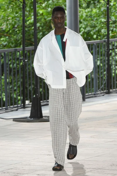 Look 2